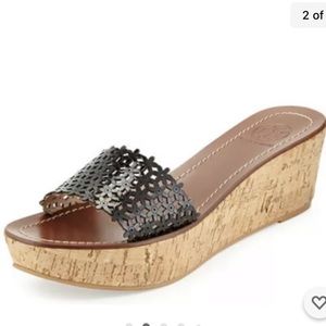 TORY BURCH floral patent leather wedges size 9 women casual slip on.